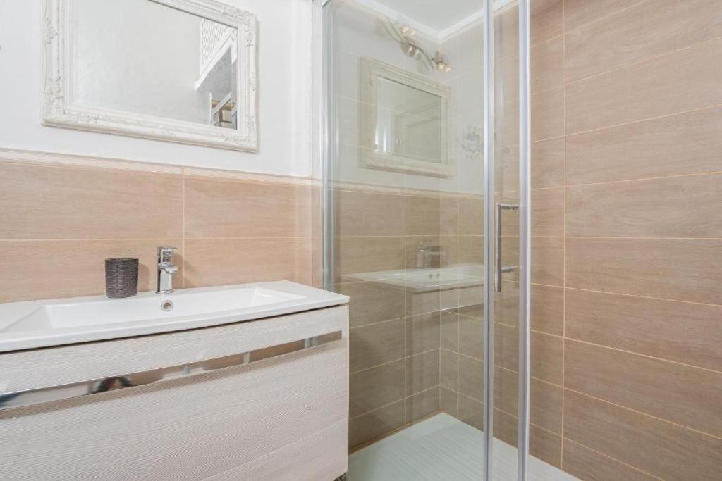Bellissimo Appartamento Con Veranda Privata Al Centro Di Porto Rotondo Zewnętrze zdjęcie