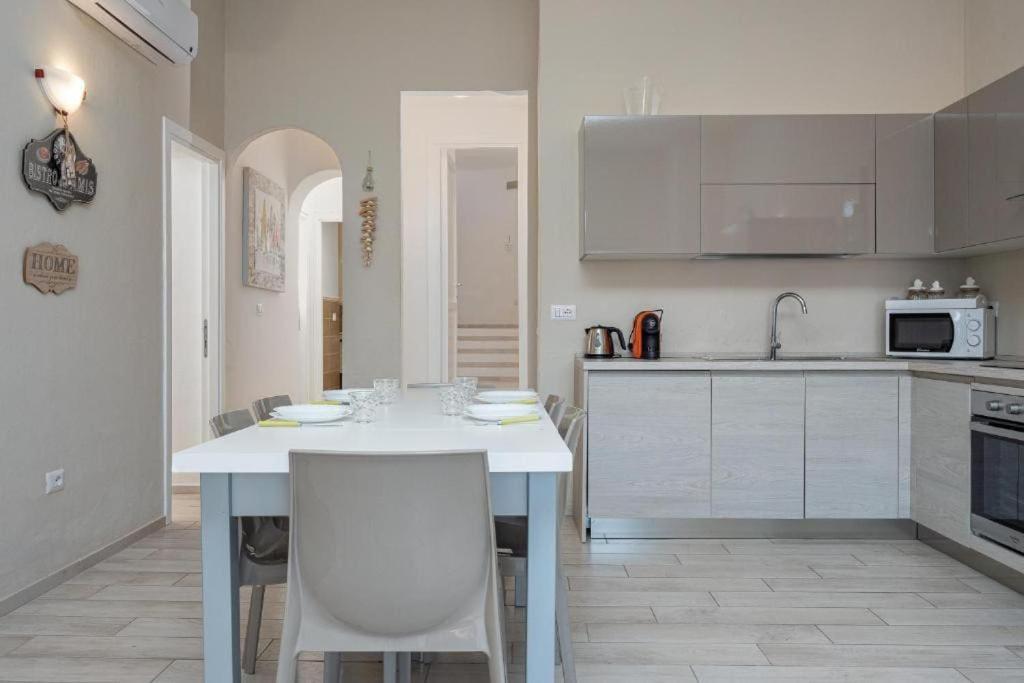 Bellissimo Appartamento Con Veranda Privata Al Centro Di Porto Rotondo Zewnętrze zdjęcie